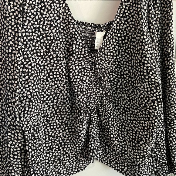 NWT H&M Floral Draped Blouse - Picture 3 of 8